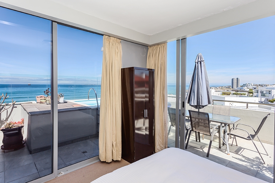 2 Bedroom Property for Sale in Bloubergrant Western Cape